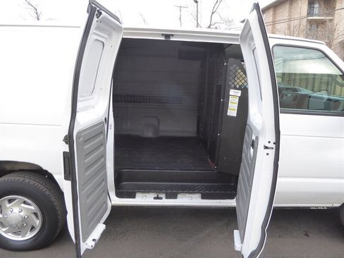 Used 2014 Ford E-250 and Econoline 250 Extended image 24