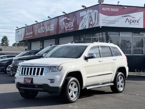 Used 2012 Jeep Grand Cherokee Overland w/ Mopar Chrome Edition Group AWD/4WD image 2