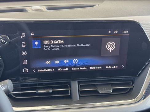 New 2025 Chevrolet Trax LT w/ LT Convenience Package image 19