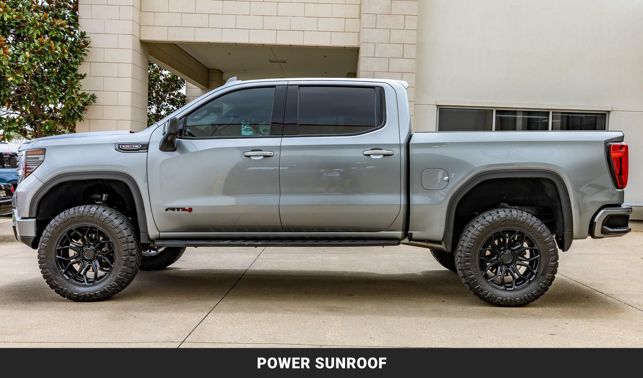 Used 2024 GMC Sierra 1500 AT4 w/ Technology Package AWD/4WD image 5