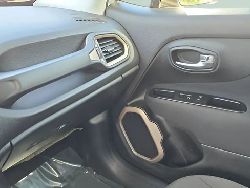 Used 2017 Jeep Renegade Sport w/ Power & Air Group image 28