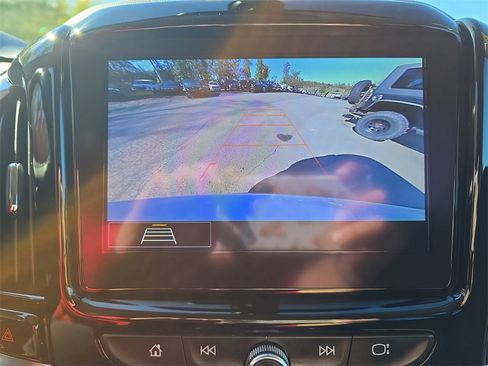 Used 2021 Chevrolet Traverse LT w/ LPO, Blackout Package image 21