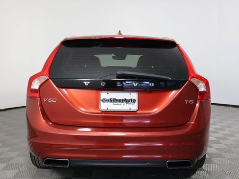 Used 2015 Volvo V60 T5 Premier image 3