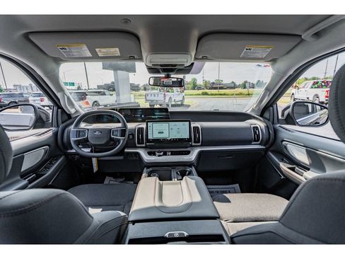 Used 2025 Ford Expedition Max Active image 10