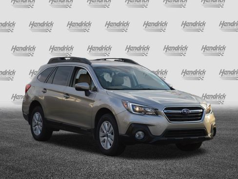 Used 2018 Subaru Outback 2.5i Premium image 5