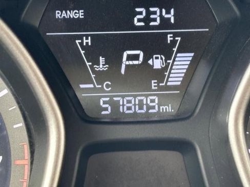 Used 2016 Hyundai Elantra SE image 26