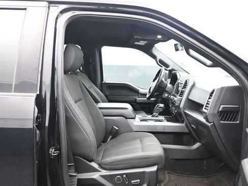 Used 2017 Ford F150 XLT w/ Equipment Group 302A Luxury image 10