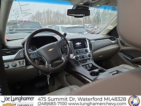 Used 2017 Chevrolet Suburban LT w/ LT Signature Package image 9