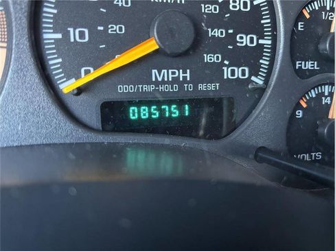 Used 2001 Chevrolet S10 Pickup LS w/ Cold-Climate Pkg image 9