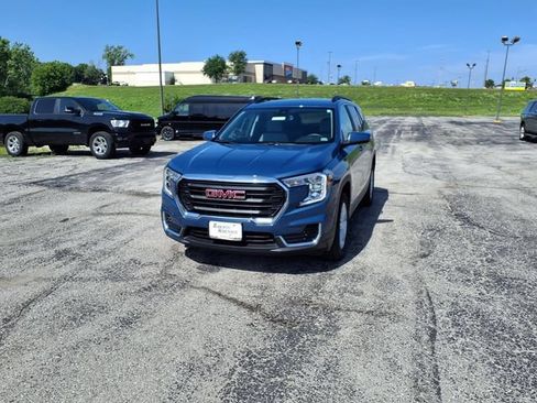 Used 2024 GMC Terrain SLE w/ Driver Convenience Package AWD/4WD image 48