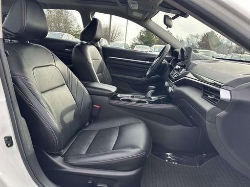 Used 2023 Nissan Altima 2.5 SR w/ SR Premium Package image 10