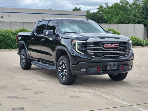 Used 2024 GMC Sierra 1500 AT4 w/ Technology Package AWD/4WD image 12