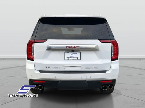 Used 2022 GMC Yukon XL Denali image 7