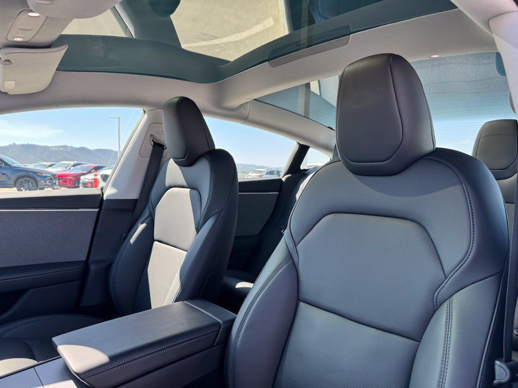 Used 2025 Tesla Model 3 RWD image 15