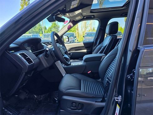 New 2025 Land Rover Discovery S image 25