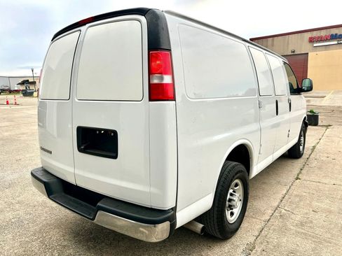 Used 2021 Chevrolet Express 2500 w/ Driver Convenience Package RWD image 6