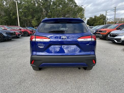 Used 2025 Toyota Corolla Cross LE image 5