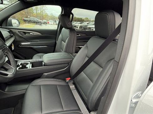 New 2026 Chevrolet Traverse LT image 14