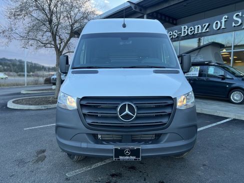 Used 2024 Mercedes-Benz Sprinter 3500 image 3