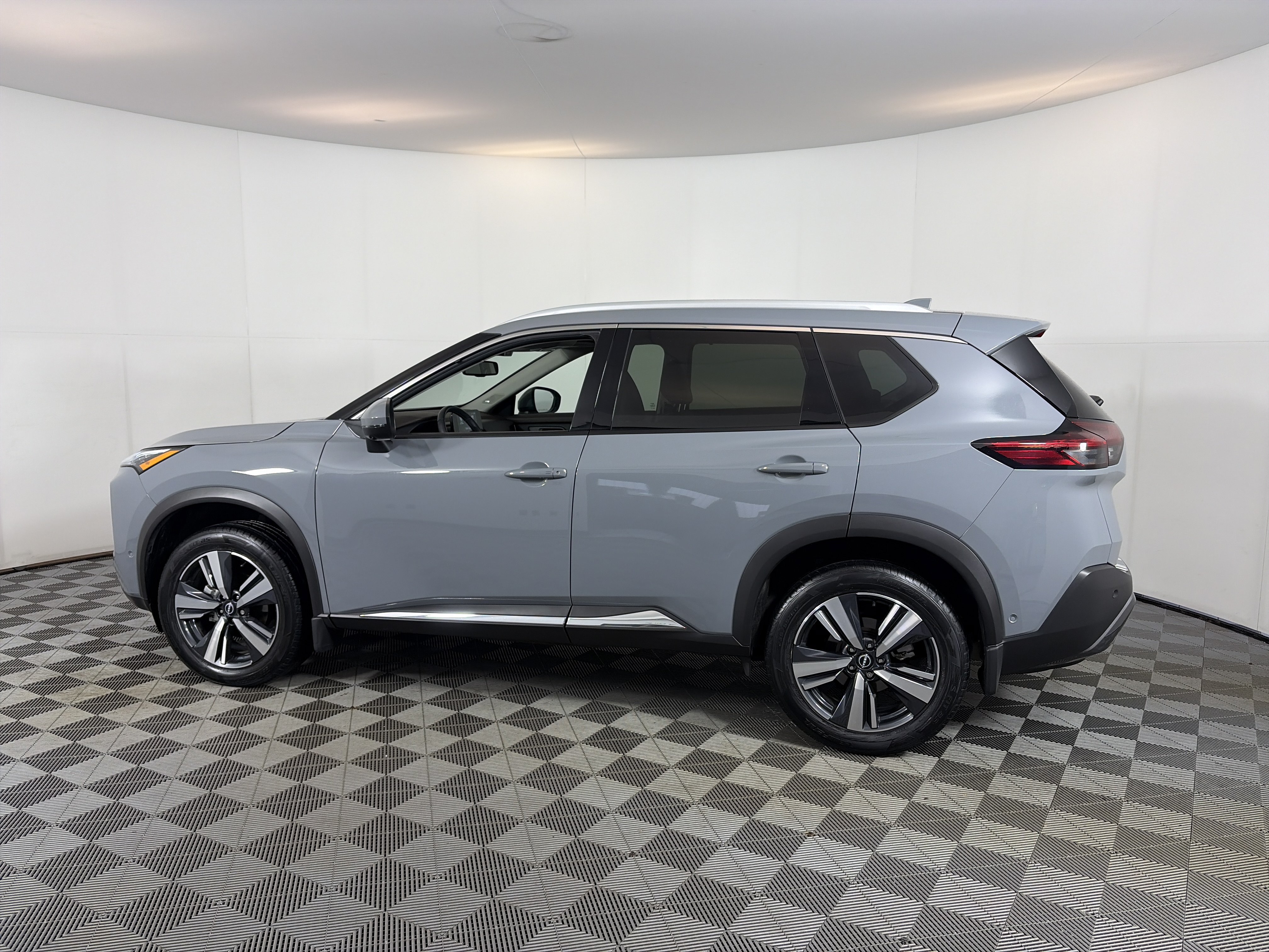 Certified 2023 Nissan Rogue SL w/ SL Premium Package AWD/4WD image 8
