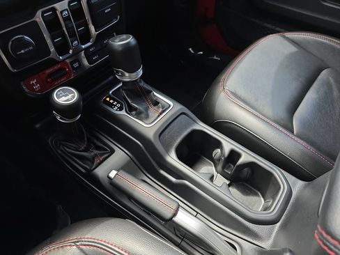 Used 2020 Jeep Wrangler Unlimited Rubicon AWD/4WD image 22