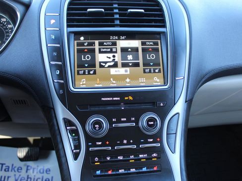 Used 2018 Lincoln MKX Reserve w/ Lincoln MKX Climate Package image 28