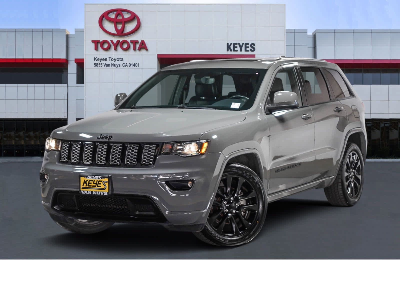 Used 2020 Jeep Grand Cherokee Altitude RWD image 1