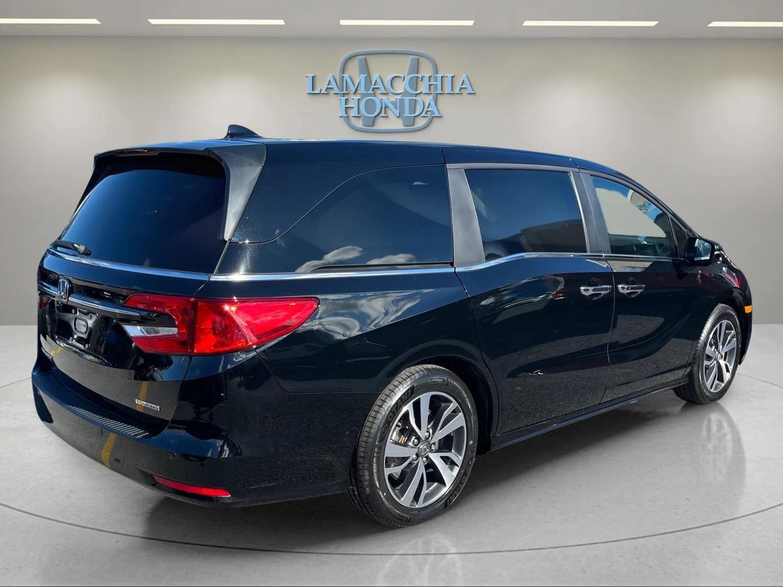 Used 2024 Honda Odyssey Touring image 5