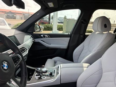 Used 2023 BMW X5 xDrive40i w/ M Sport Package AWD/4WD image 24