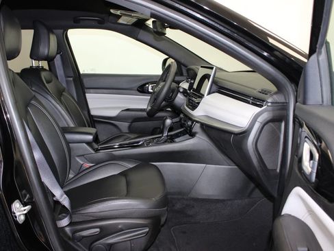 Used 2025 Jeep Compass Limited AWD/4WD image 9