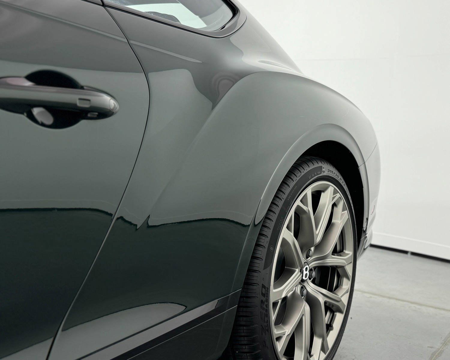 Used 2024 Bentley Continental GT V8 AWD/4WD image 43