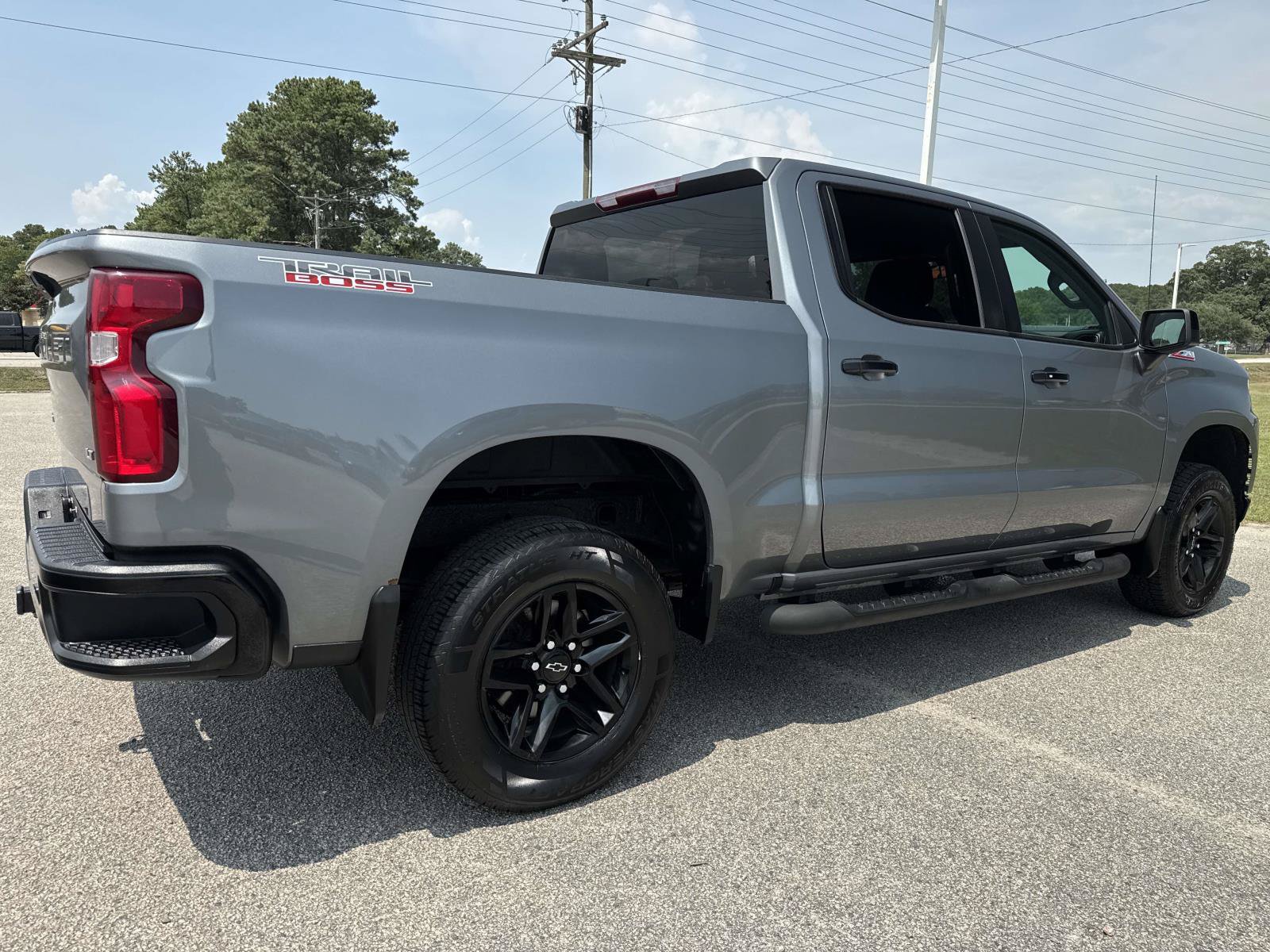 Used 2021 Chevrolet Silverado 1500 LT Trail Boss AWD/4WD image 3