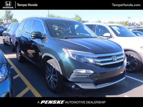 Used 2017 Honda Pilot Touring image 1