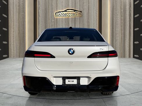 Used 2023 BMW 740i image 5