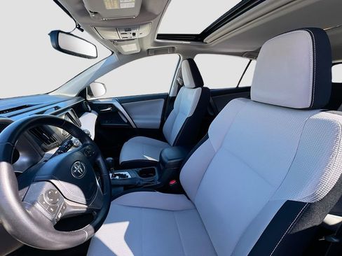 Used 2016 Toyota RAV4 XLE image 21