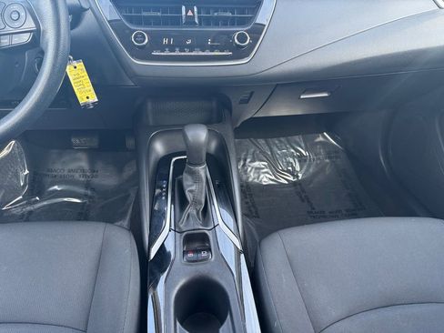 Used 2022 Toyota Corolla LE image 11