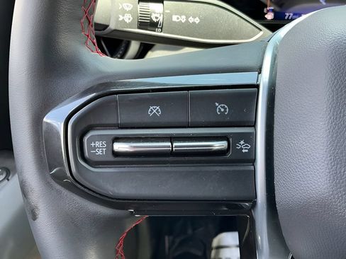 Used 2023 Chevrolet Colorado Z71 w/ Z71 Convenience Package 2 AWD/4WD image 31