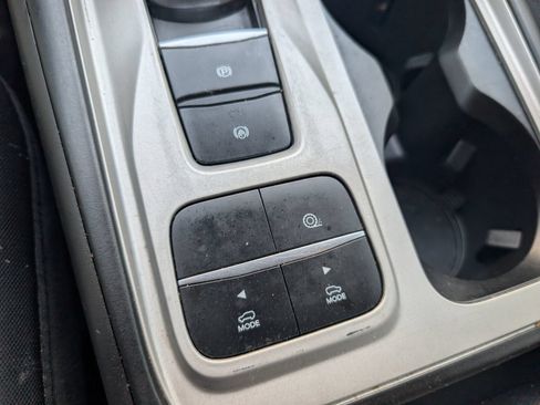 Used 2023 Ford Explorer XLT RWD image 21