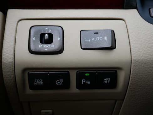 Used 2012 Lexus LS 460 AWD w/ Comfort Pkg image 27