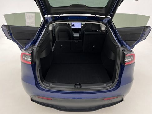 Used 2021 Tesla Model Y Long Range image 22