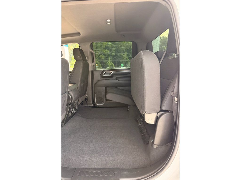 Used 2025 Chevrolet Silverado 2500 LT AWD/4WD image 16