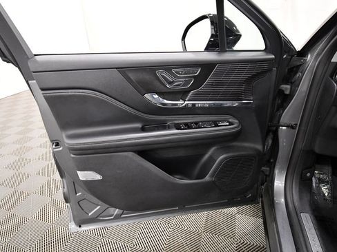 Used 2022 Lincoln Corsair Reserve w/ Equipment Group 201A AWD/4WD image 13
