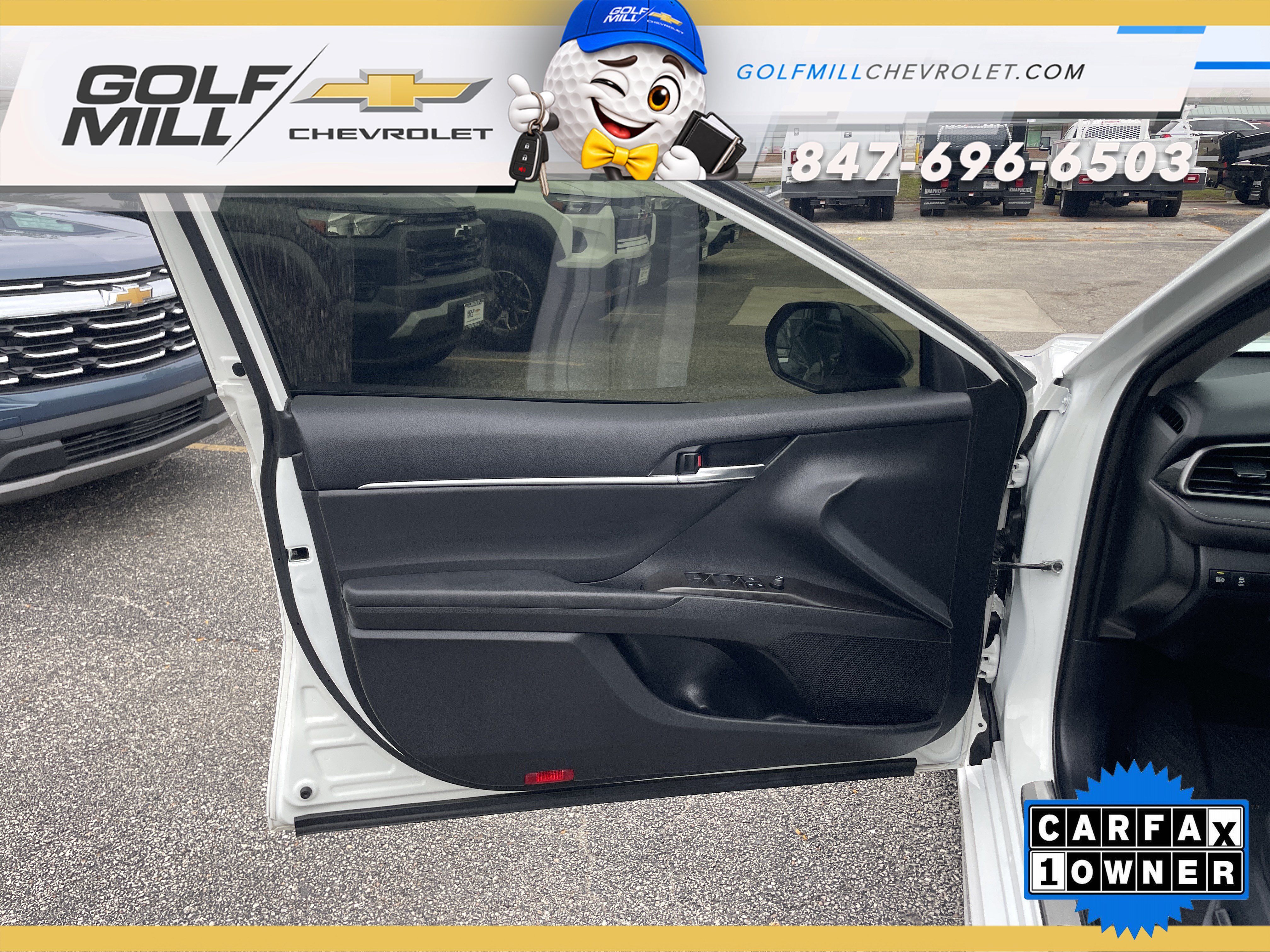 Used 2024 Toyota Camry SE w/ Convenience Package FWD image 13