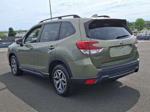 Used 2019 Subaru Forester Premium AWD/4WD image 4