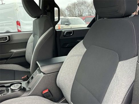 Used 2023 Ford Bronco 4-Door image 25