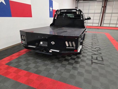 Used 2022 RAM 3500 Tradesman w/ Chrome Appearance Group image 19