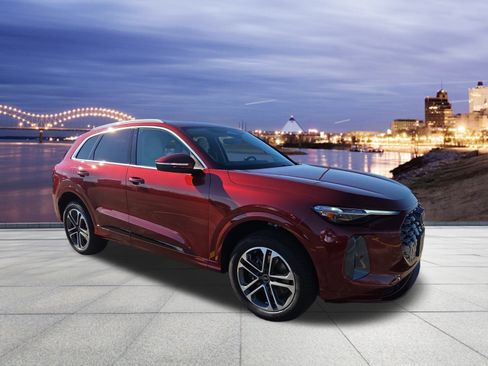 Used 2025 Audi Q5 Premium Plus w/ Premium Plus image 4