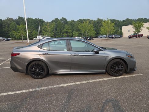 Used 2026 Toyota Camry SE FWD image 2