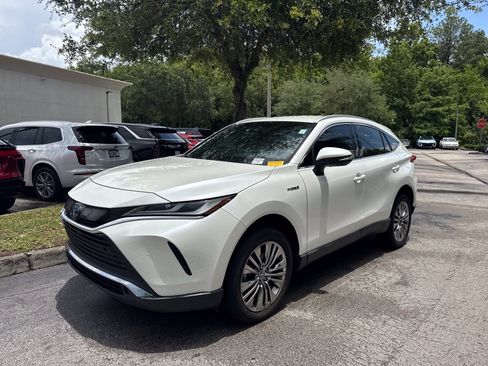 Used 2021 Toyota Venza XLE w/ Softex Package AWD/4WD image 1
