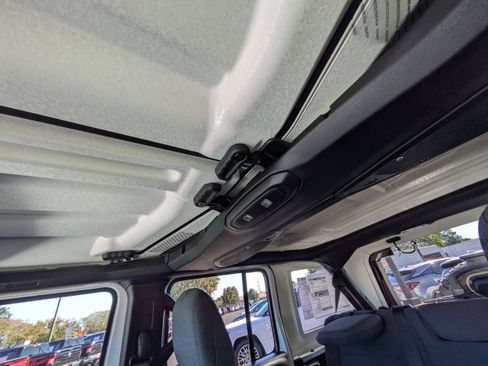 New 2026 Jeep Wrangler Rubicon image 22